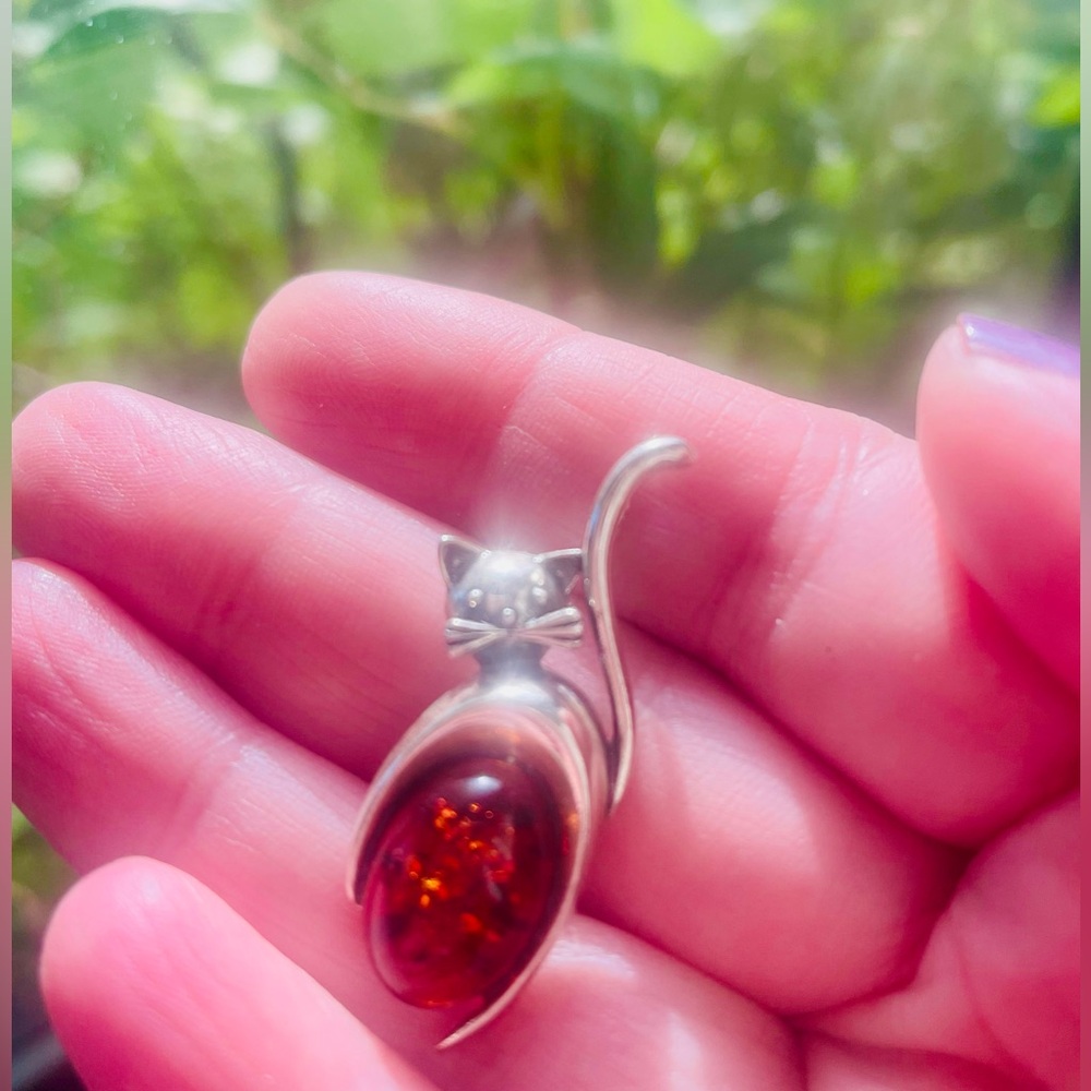 Baltic Amber and Sterling Silver 925 Cat Pendant - Picture 3 of 11